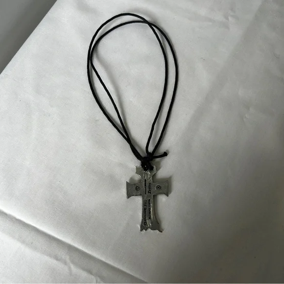 Bon Jovi Cross Roads Tour Merchandise Pewter Adjustable Necklace Collectable - Picture 2 of 7
